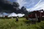 Tersambar Petir, Kilang Minyak di Kuba Terbakar Hebat