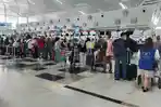 pemudik-di-Bandara-Kualanamu-mulai-ramai.jpg