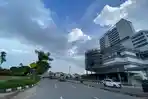 Langit-Batam-Center-Senin-156-pagi-berawan-lalu-lintas-jalan-raya-tampak-lengang.jpg
