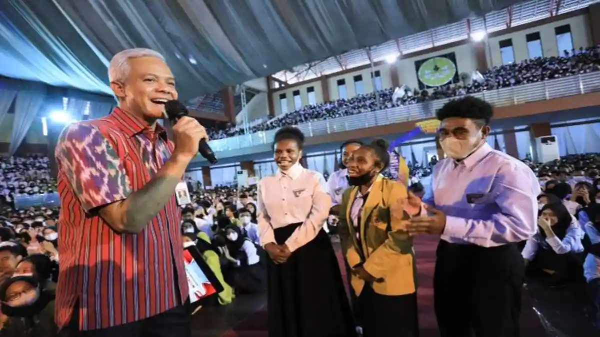 Lagu "Aku Papua" Berkumandang di Depan Ganjar