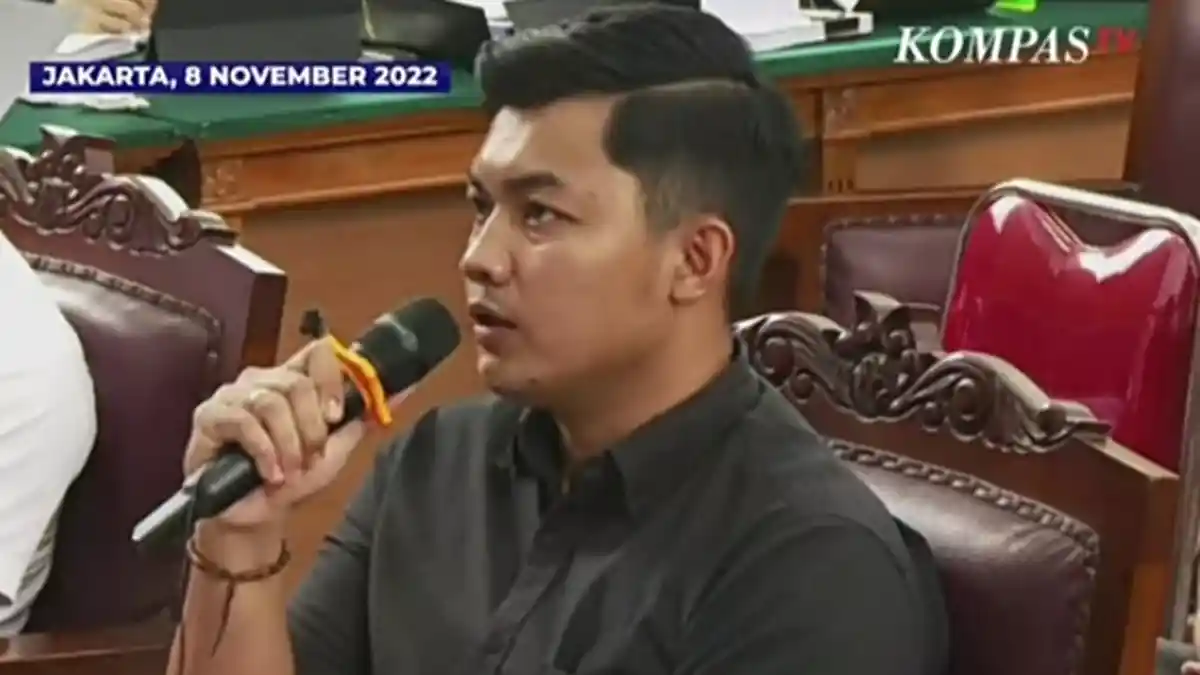 Saksi Prayogi Ungkap Bripka Ricky Rizal Mondar Mandir Usai Brigadir J ...