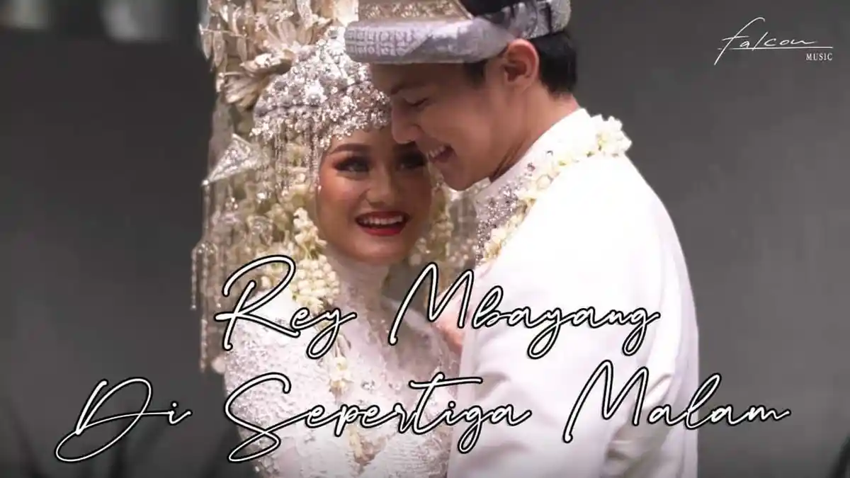 Lirik Lagu Di Sepertiga Malam - Rey Mbayang Beserta Mp3 Download dan Video Klip