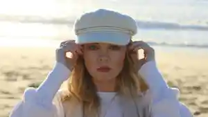 Lirik-dan-Makna-Lagu-More-Than-Enough-Sarah-Reeves-Cocok-untuk-Bangkitkan-Rasa-Percaya-Diri.jpg