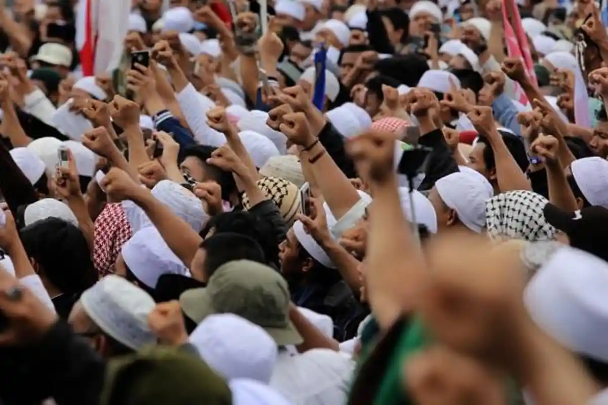 Gelar Pertemuan Tertutup Dengan Jokowi, Begini Pengakuan Alumni 212 ini