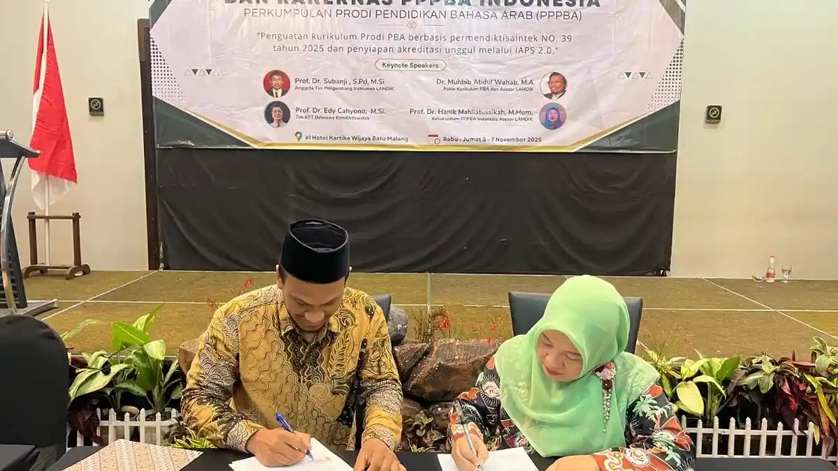 Ketua Prodi PBA UIA Bireuen Hadiri Semiloka Nasional & Rakernas PPPBA di Malang