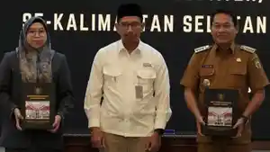 Ketua-DPRD-Kabupaten-Balangan-Hj-Lindawati-kanan-dan-Bupati-Balangan-Abdul-Hadi.jpg