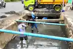 20251115-bersihkan-drainase.jpg