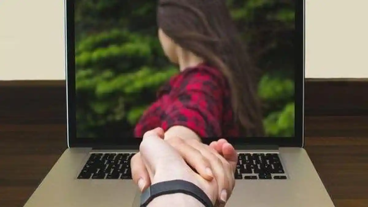 Ada Aquarius Hingga Gemini, 6 Tanda Bintang Ini Punya Sifat Zodiak Betah Jalani LDR, Kamu Termasuk?