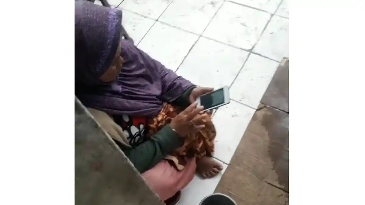 Viral Pengemis di Cimahi Main Smartphone Android, Satpol PP akan Tindak Jika Ganggu Ketertiban