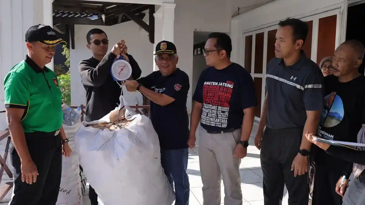 Pemkab Wonosobo Perkuat Pengelolaan Sampah Melalui Gerakan Bank Sampah dan Aksi Bersih Bersama