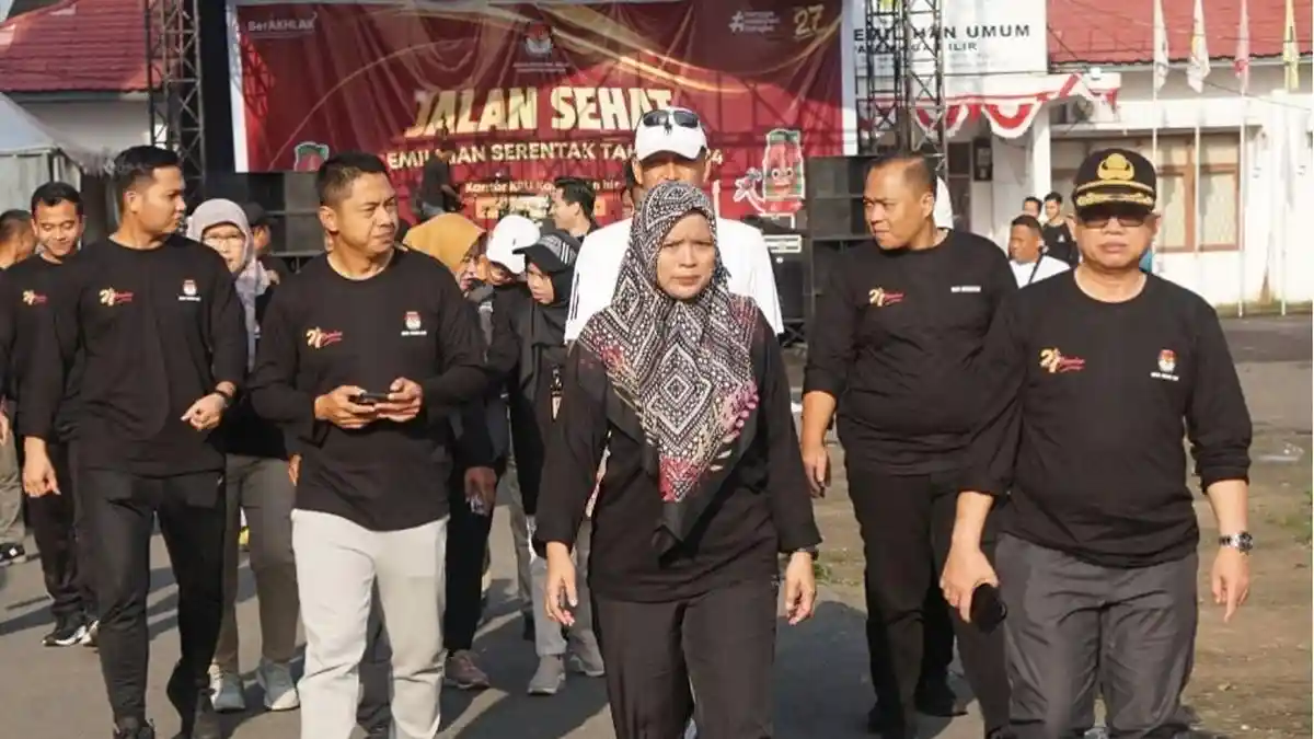 Sosialisasi Pilkada 2024, Sekda Ogan Ilir Ikuti Giat Jalan Sehat yang Digelar KPU