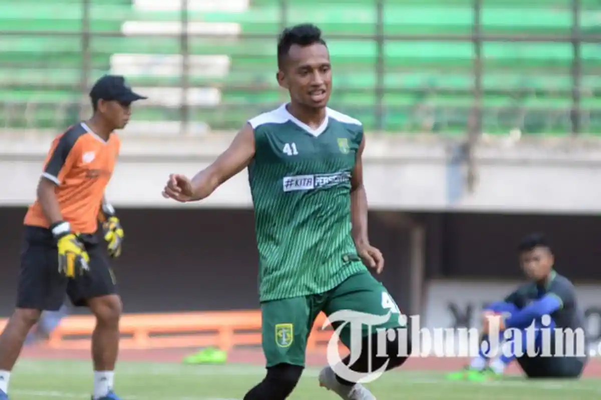 Lama Absen Bermain di Stadion GBT, Irfan Jaya: Saya Tidak Sabar dan Rindu Atmosfer Bonek