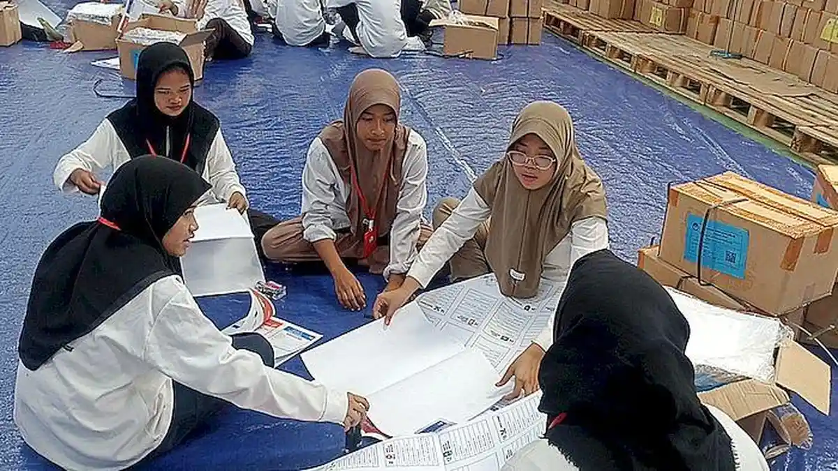 KPU Karawang Targetkan 9 Juta Surat Suara Pemilu 2024 Disortir dan Dilipat dalam 10 Hari
