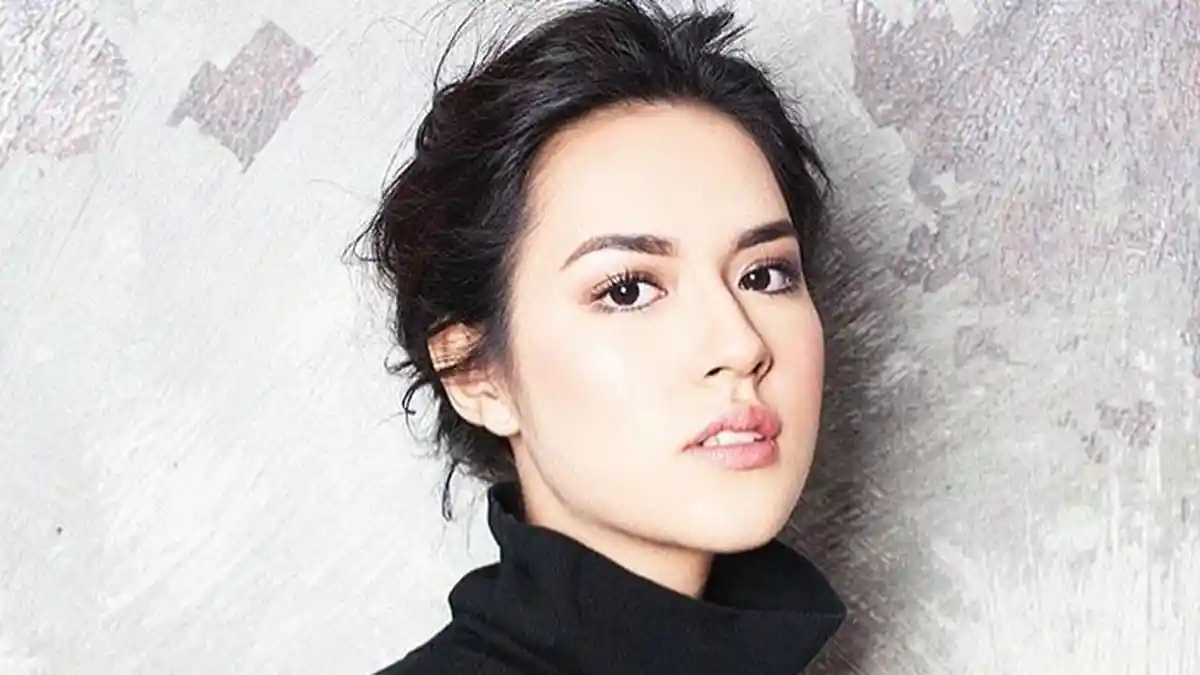 Dengar Kali Kedua dan Love You Longer Versi Akustik dari Raisa, Peringati 2 Tahun Rilisnya Handmade!