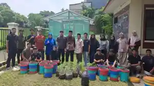 pelatihan-urban-farming-perkotaan-di-area-Kantor-Kelurahan-Sawangan.jpg