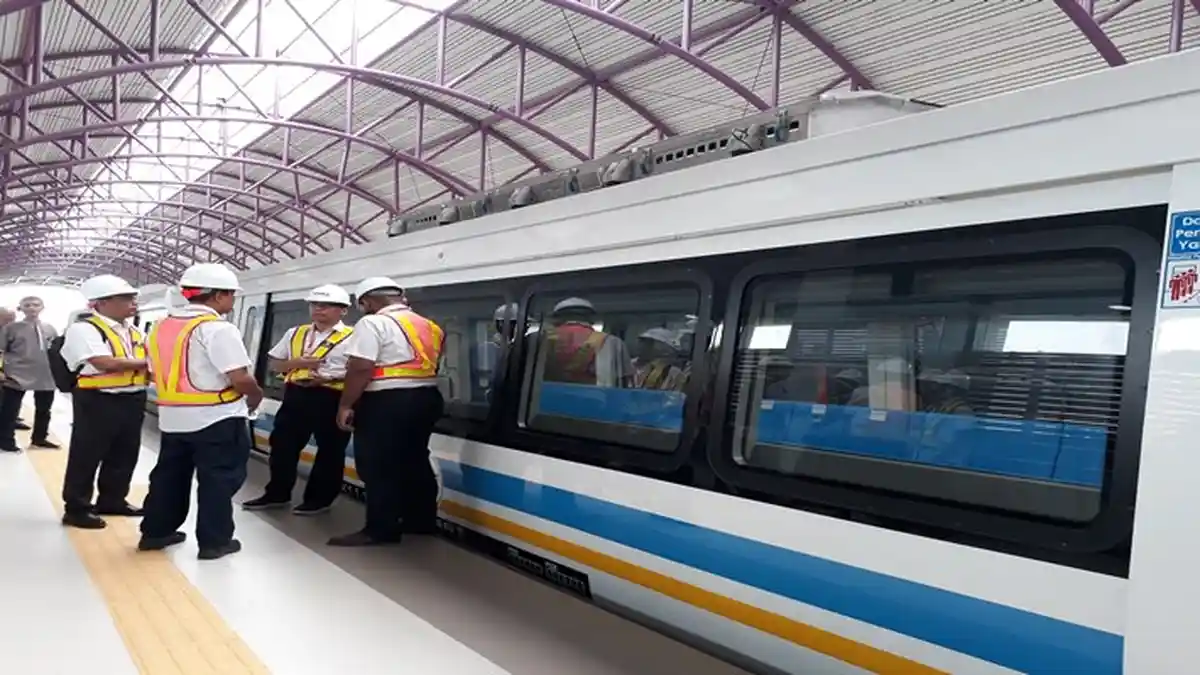 Ditinjau Langsung Presiden,3 Gerbong LRT Palembang Bawa Jokowi dari Stasiun PI ke Jakabaring