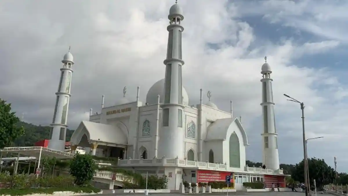 Masjid Al Hakim Padang Sediakan 200 Porsi Buka Puasa Gratis Tiap Hari di Bulan Ramadan