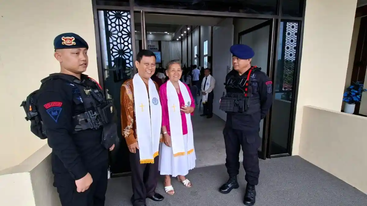 Brimob Polda Kaltim Perketat Pengamanan Gereja di Balikpapan Demi Ibadah Minggu yang Aman