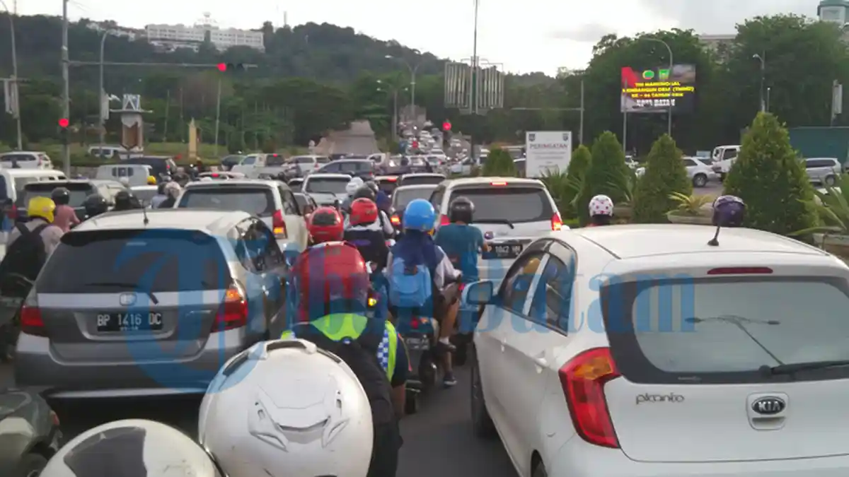 Libur Panjang Sudah. Arus Lalu Lintas di Sejumlah Ruas Jalan di Batam Kembali Macet