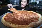 pizza-e-birra-surabaya-menyajikan-piza-raksasa-atau-giant-pizza-berukuran-sekitar-46-sentimeter.jpg