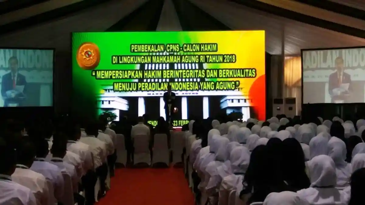 Jokowi Ingatkan Calon Hakim Agar Hukum Tidak  Diperdagangkan