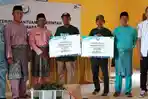 21092024bantuan-untuk-kelompok-budidaya-rumput-laut.jpg