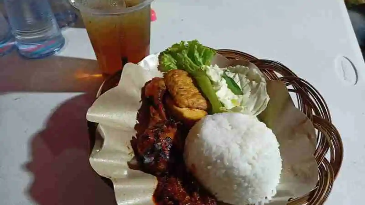 Kuliner Lampung, 1 Porsi Ayam Bakar Genit LA Garden Cuma Rp 14 Ribu, Dapat Es Teh Manis