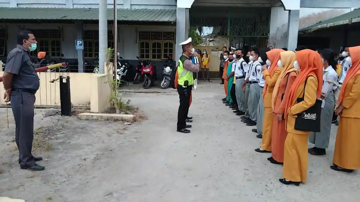 Disiplin Berlalulintas, Polantas Sergai Berikan Edukasi ke Pelajar