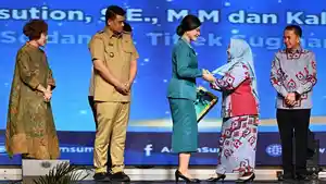 Bobby-Nasution-Hari-Pertama-Kerja.jpg