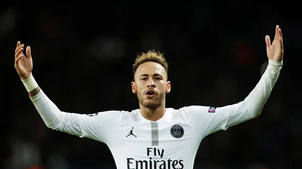 Setelah Dituduh memerkosa, Neymar Malah Kena Pasal Kejahatan Internet