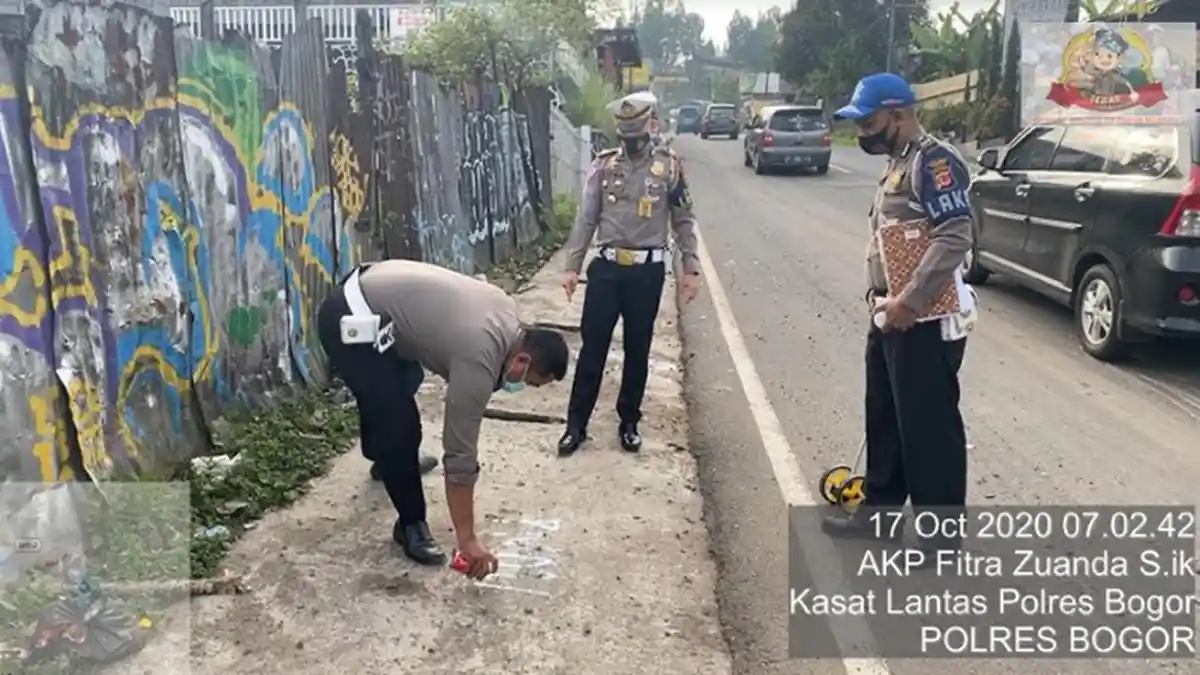 BREAKING NEWS - Kecelakaan Maut Di Puncak Bogor, Truk Tabrak Motor dan Minibus, 5 Tewas