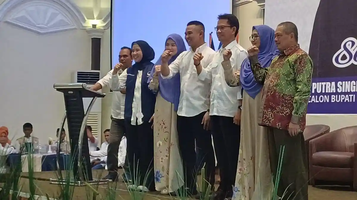 Dirga Singkarru - Iskandar Muda Baharuddin Lopa Deklarasi di Polman, Suraidah & Arismunandar Hadir