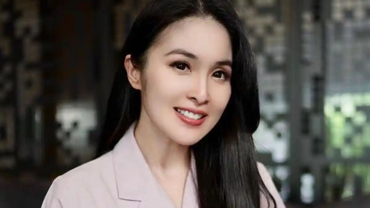 Perawatan Rambut Sandra Dewi Tak Semahal yang Dibayangkan Orang