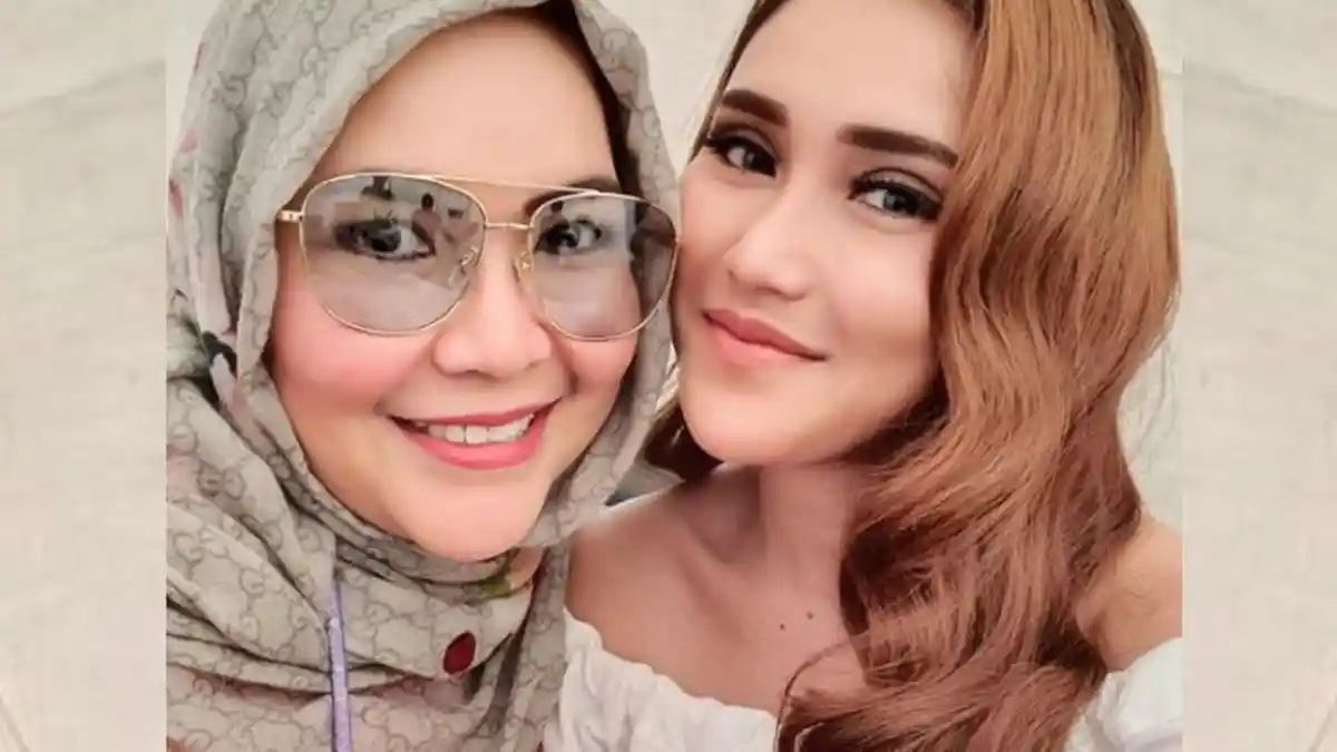 Ayu Ting Ting Dikatai Japok, Umi Kalsum Langsung Turun Gunung  dan Laporkan ke Polisi