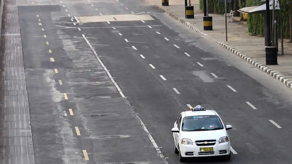 Cuti Bersama Hari Pertama, Sejumlah Jalan di Jakarta Terpantau Sepi, Warganet: Abnormal