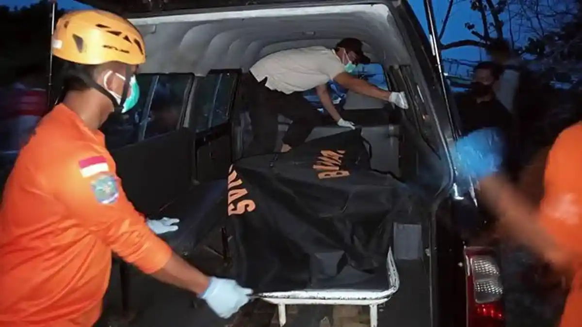 Breaking News: Sesosok Mayat Ditemukan Terdampar di Pesisir Pantai di Tukak Sadai