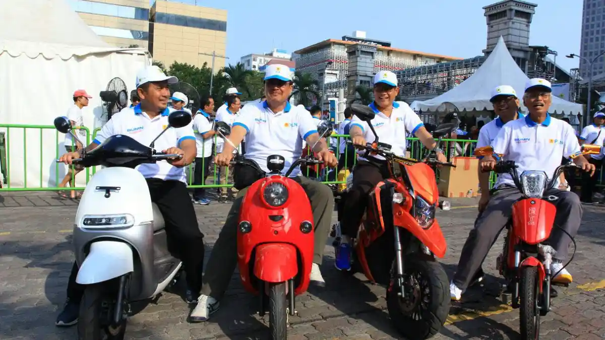 Semarakkan Hari Pelanggan Nasional, PLN Bagikan Pulsa Listrik Gratis - hari-pelanggan-nasional_20170910_172717.jpg