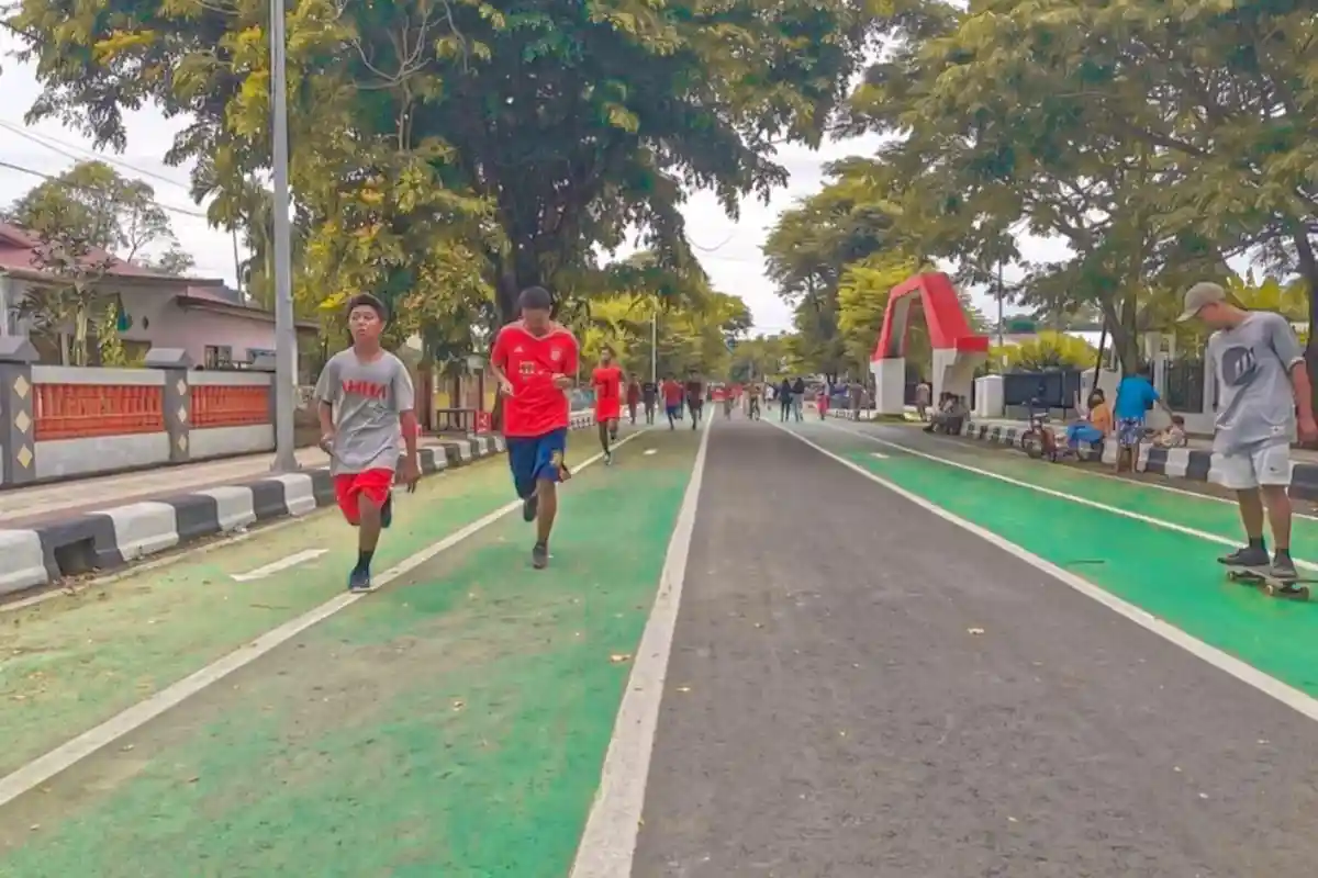 Dari Atlet Hingga Warga Biasa Pilih Jogging Track Kantor Wali Kota Sorong