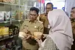 UMKM-Wali-Kota-Tangerang-Sachrudin-saat-meninjau-persiapan-pelaku-UMKM-Bintang-Sawi.jpg