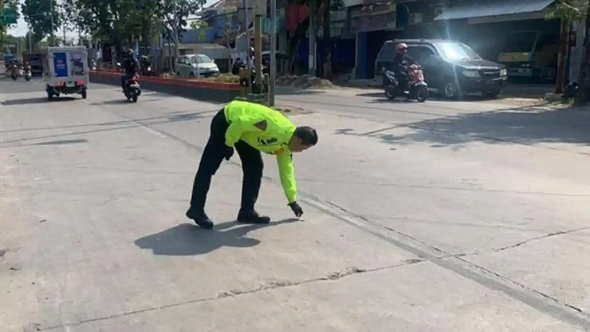 Kaget HP Meledak, Hari Warga Semarang Seketika Oleng Saat Kendarai Motor, Tewas Usai Tabrak Tiang