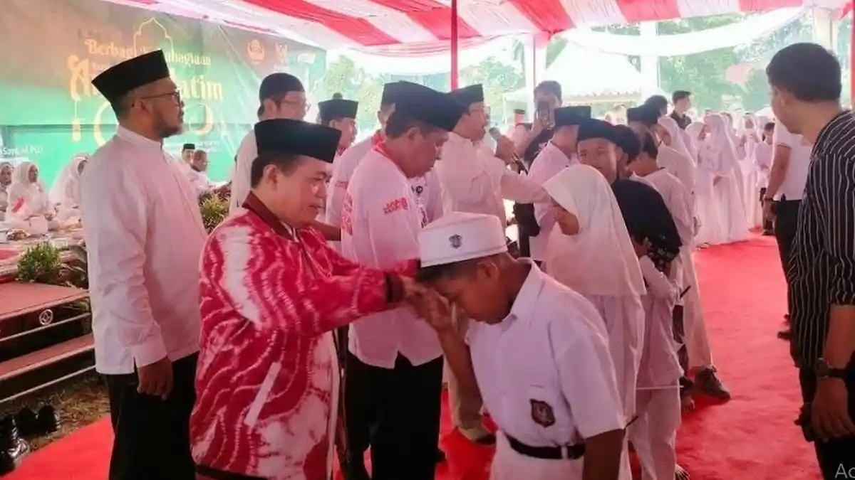 Peringati 10 Muharram, Pemprov Jambi Bersama Baznas Santuni Anak Yatim Piatu