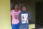 Mujiharjo dan Jumineng Menunggu Jenazah Putrinya Seneng Mujiasih