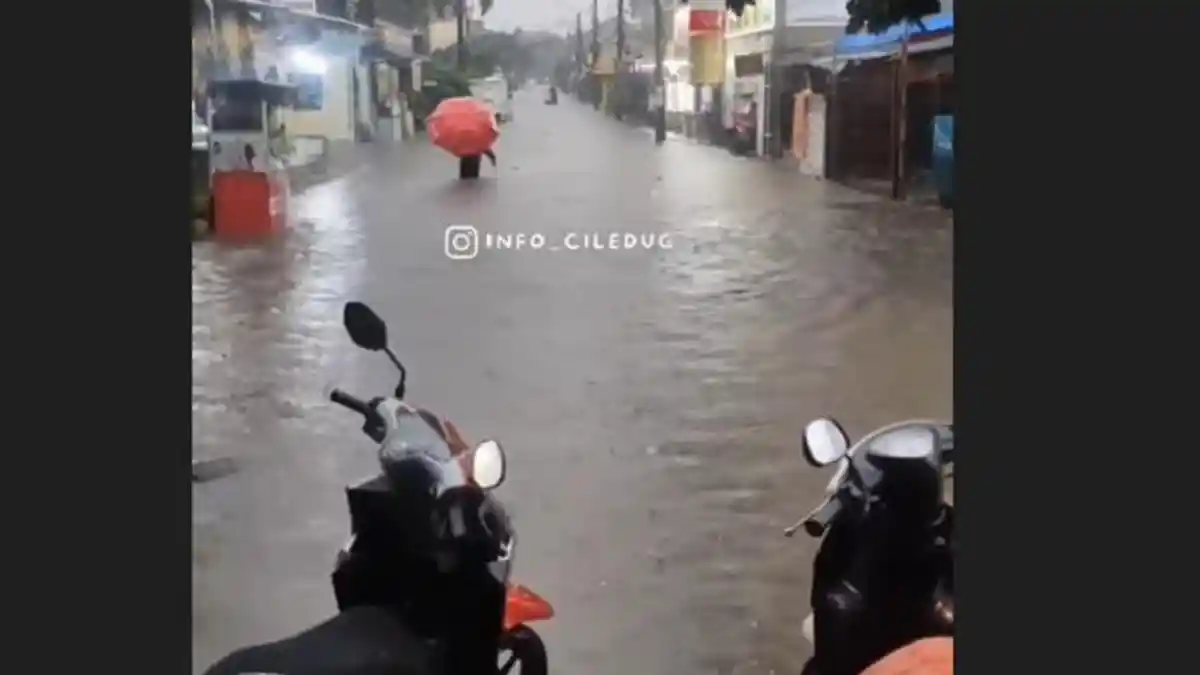 Banjir Mulai Melanda Kawasan Taman Asri Ciledug, Tangerang
