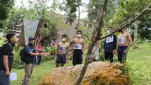 Penyelidik-saat-melakukan-prarekonstruksi-atas-kematian-Steven-Arya-Sitorus1.jpg
