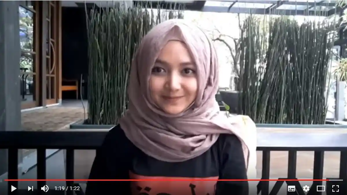 Tutorial Hijab - Yuk, Berkreasi dengan Pashmina Ala Abilhaq Reychyta untuk ke Kampus
