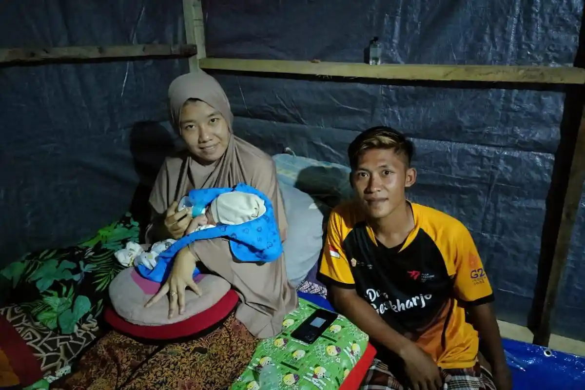 Lahir saat Gempa, Bayi di Pulau Bawean Diberi Nama Gempita, Proses Persalinan di Tenda Huntara