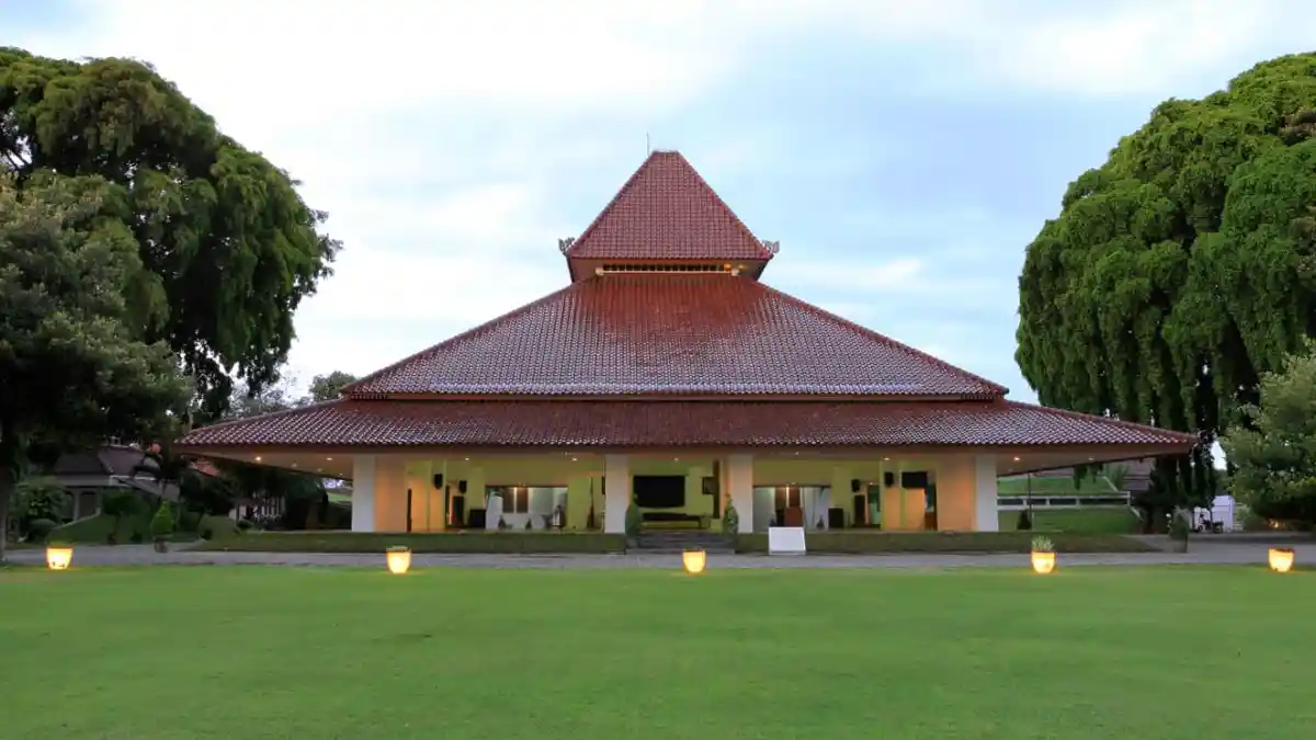 Bupati Tabanan Dan Wali Kota Tebing Tinggi Terkesan Lihat Pendopo Banyuwangi