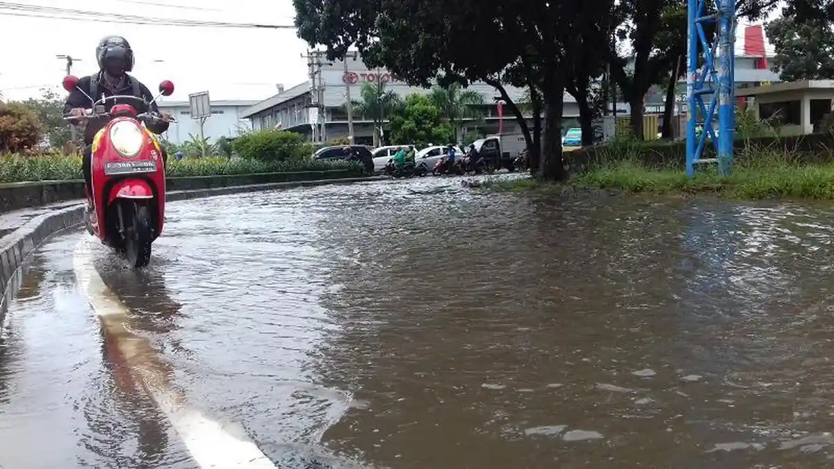 Ini Daftar Komponen Motor yang Wajib Dicek saat Musim Hujan, Simak Ulasannya