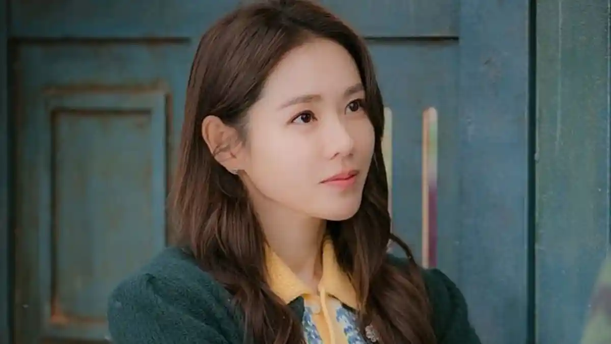 Cantik Sejak Lahir, Son Ye Jin Nyaris Tak Pakai Riasan saat Syuting Drama Korea Crash Landing on You
