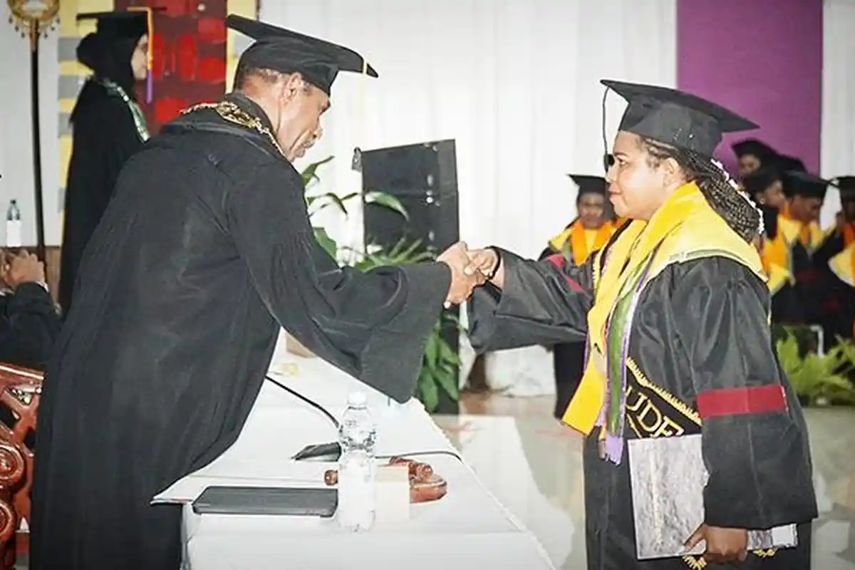 Universitas Papua Hadirkan 22 Dokter Angkatan Pertama, Rektor Beber Capaian Fakultas Kedokteran